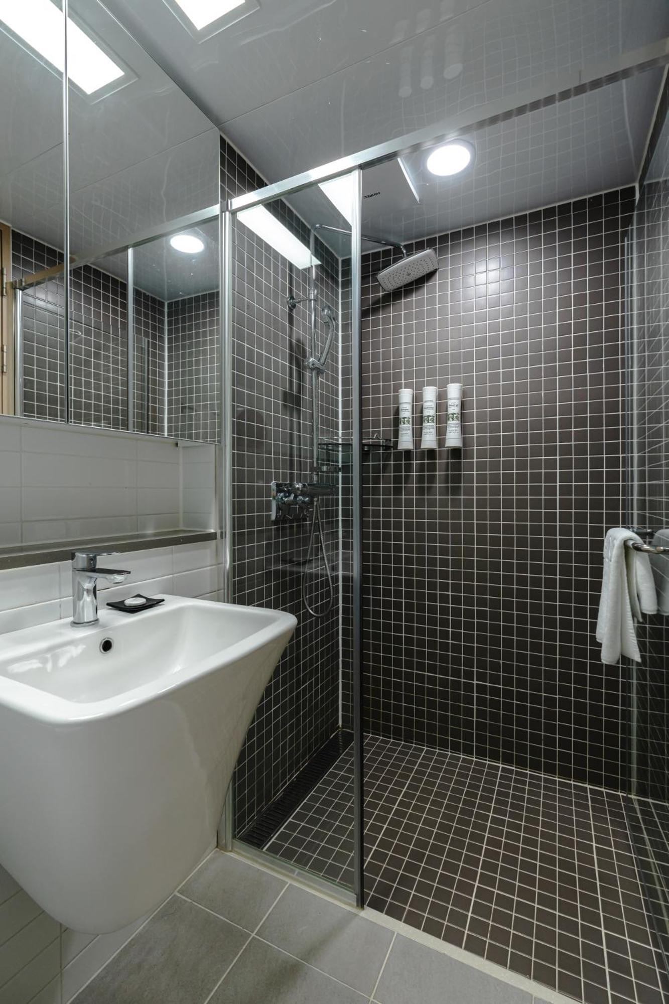 Sr Hotel Yeongjong Incheon Room photo